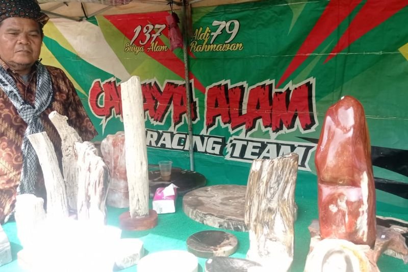 Kerajinan Batu Fosil Banten Tembus Pasar Dunia