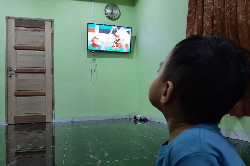 Psikolog Bongkar Dampak Baik Buruk Tayangan Televisi pada Anak