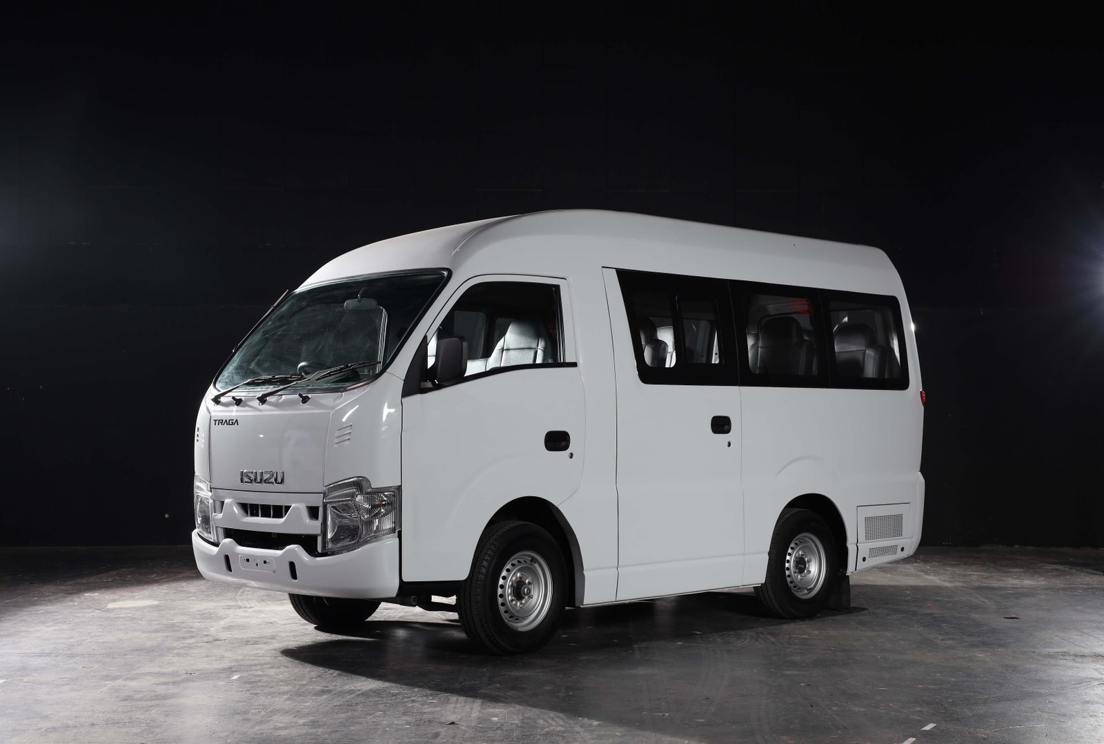 Isuzu Traga Bus: Solusi Angkutan Serbaguna yang Nyaman dan Menguntungkan