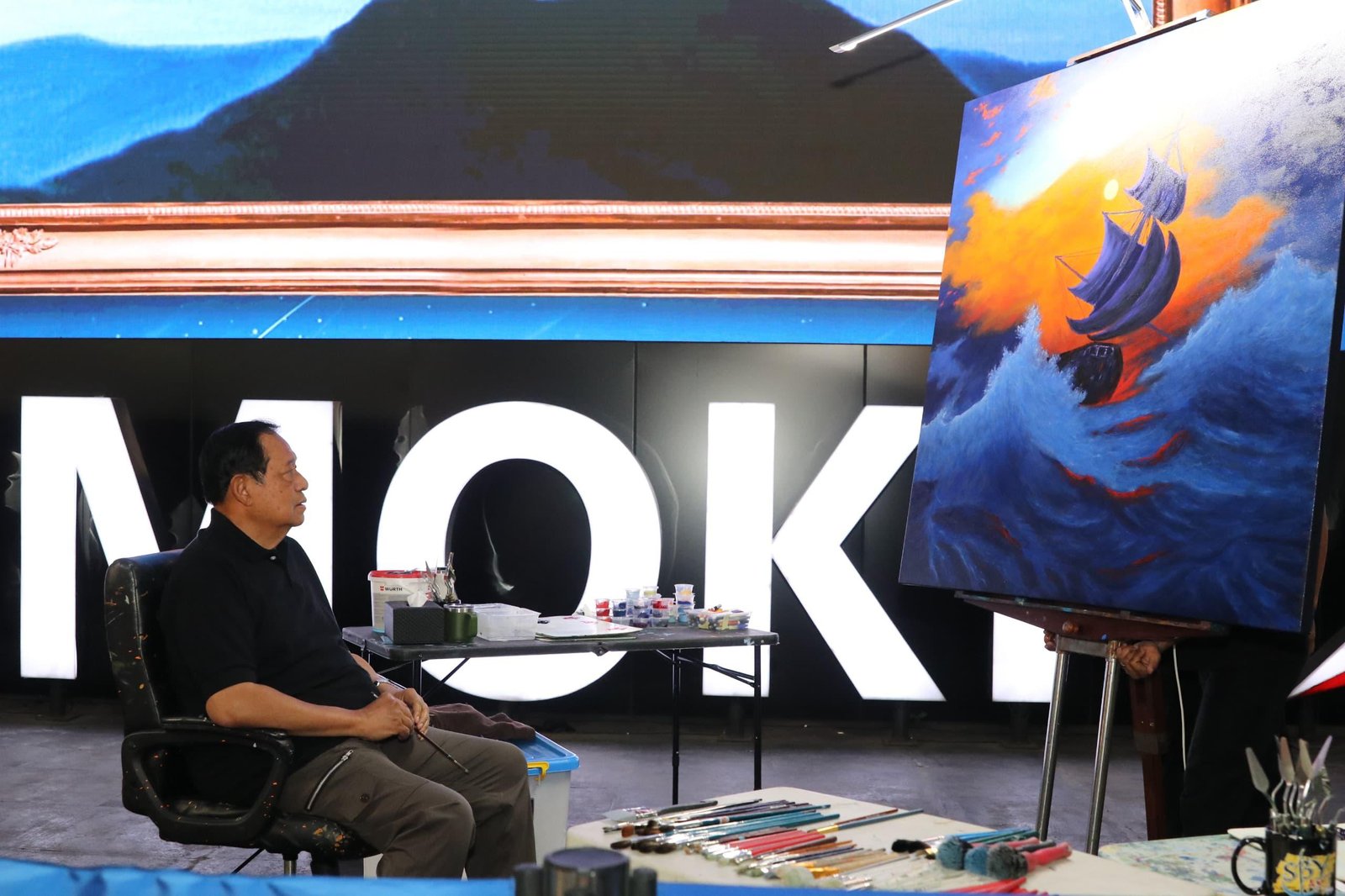 SBY Melukis Kapal di Tengah Ombak pada HUT ke-24 Partai Demokrat